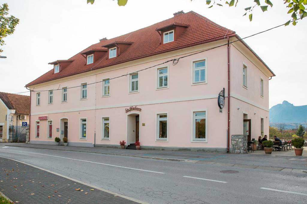 St. Hubert Hunting Lodge Ogulin Eksteriør billede